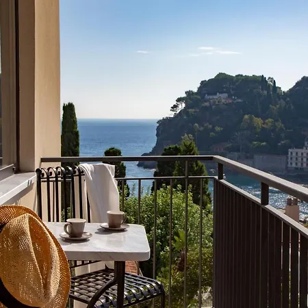 Fenetre Sur Le Blue Taormina